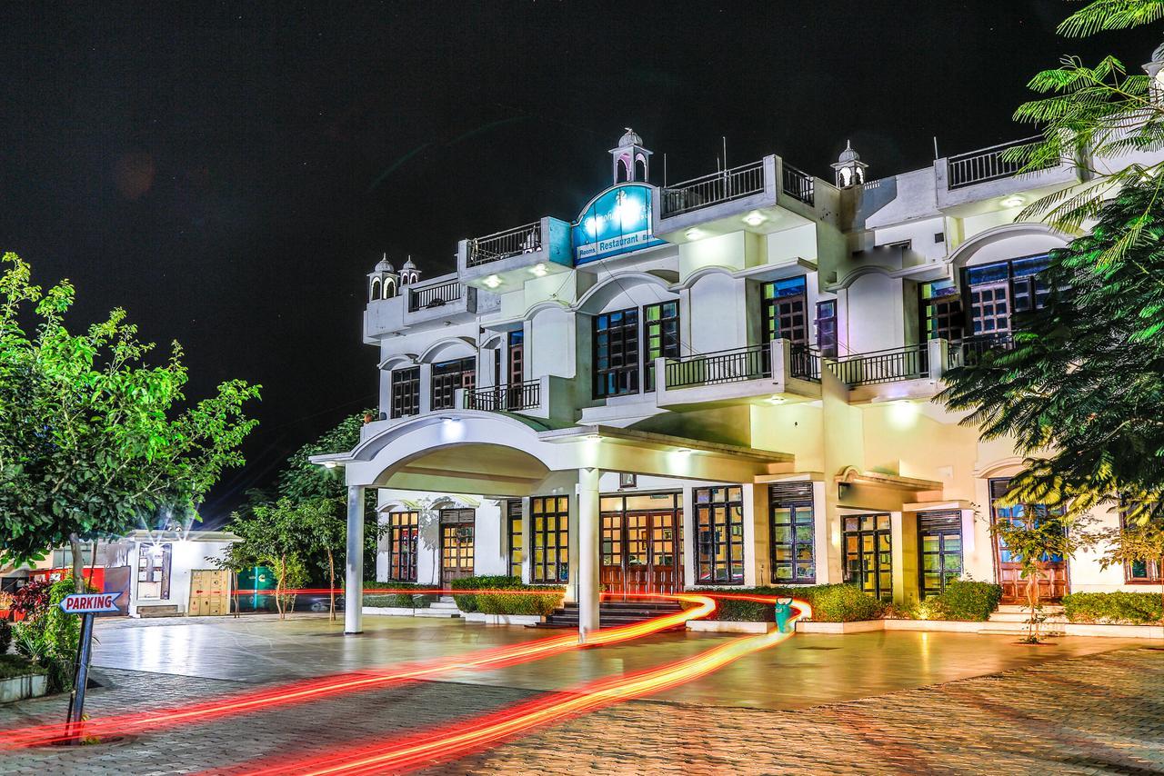 Gulmohar Sariska Resort Bairāt Exterior photo