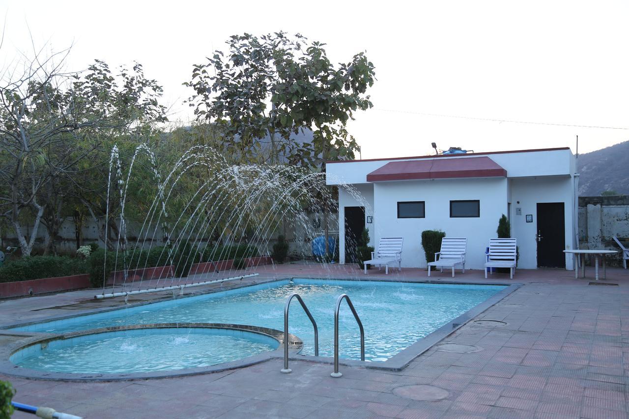 Gulmohar Sariska Resort Bairāt Exterior photo
